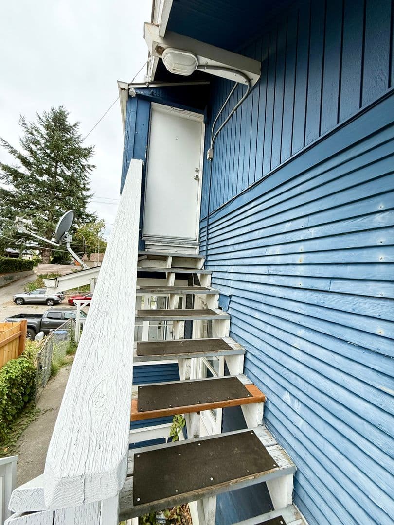 Bremerton Apartment: 1747 6th St.