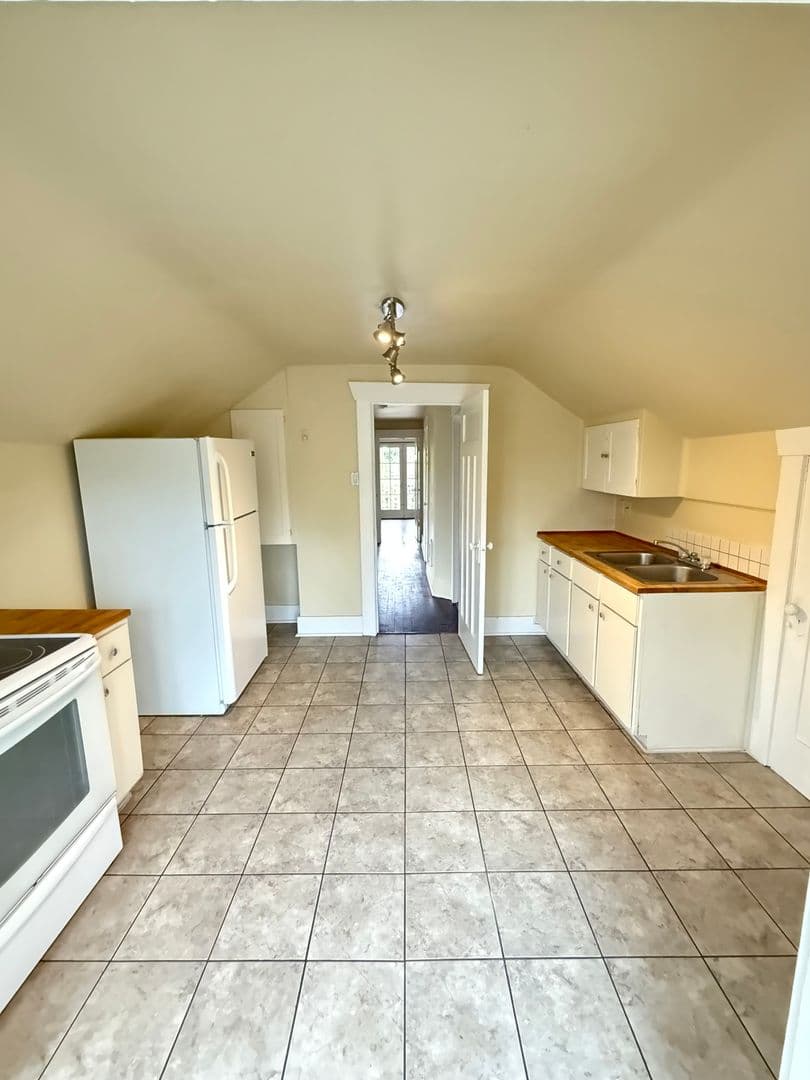 Bremerton Apartment: 1747 6th St.