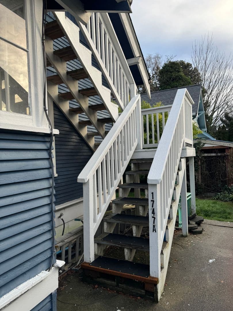Bremerton Apartment: 1747 6th St.