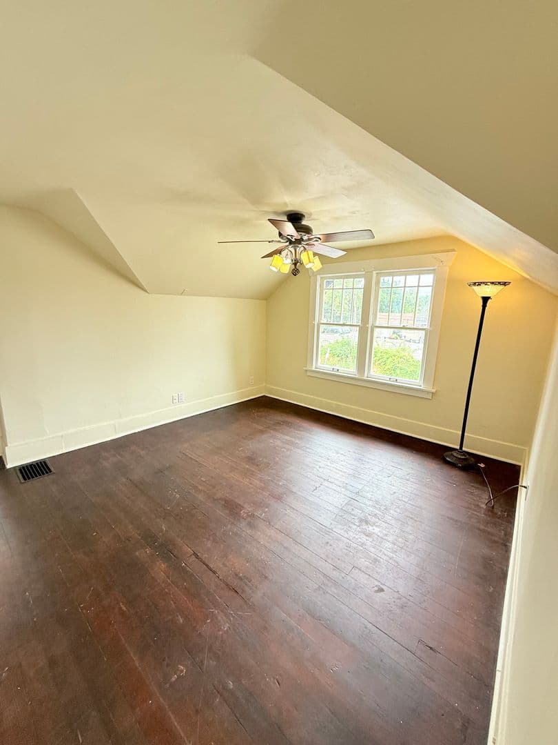 Bremerton Apartment: 1747 6th St.
