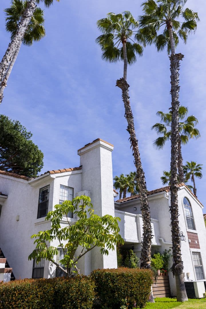 Mission Viejo Apartment: 23842 Alicia Parkway - Unit 213