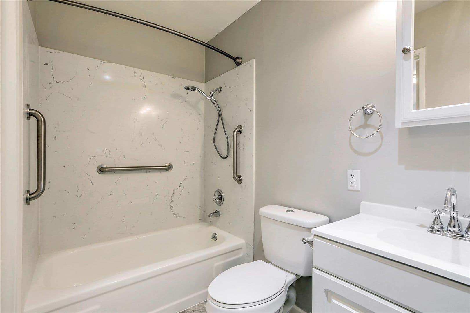 South San Francisco Apartment: 416 Alida Way