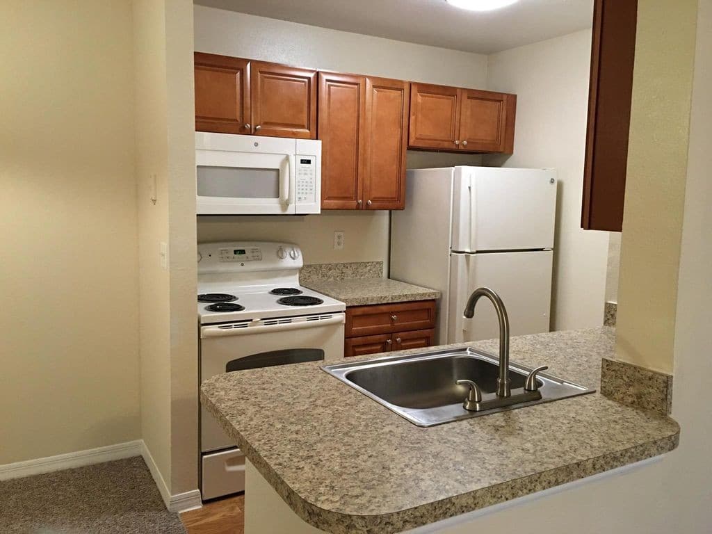 Kissimmee Apartment: 2351 Pinebrook Drive