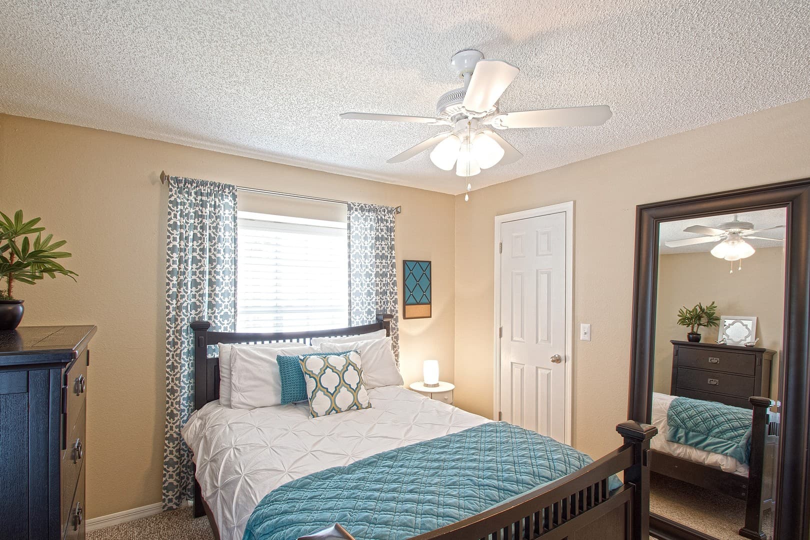 Kissimmee Apartment: 2351 Pinebrook Drive