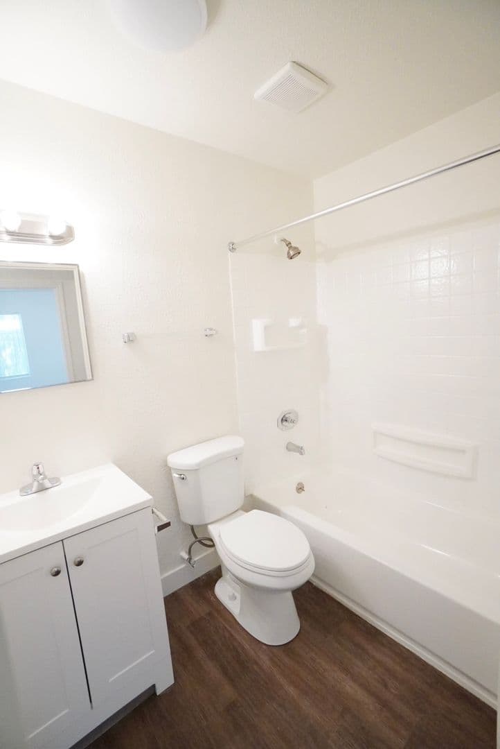 Sacramento Apartment: 1216 South Ave
