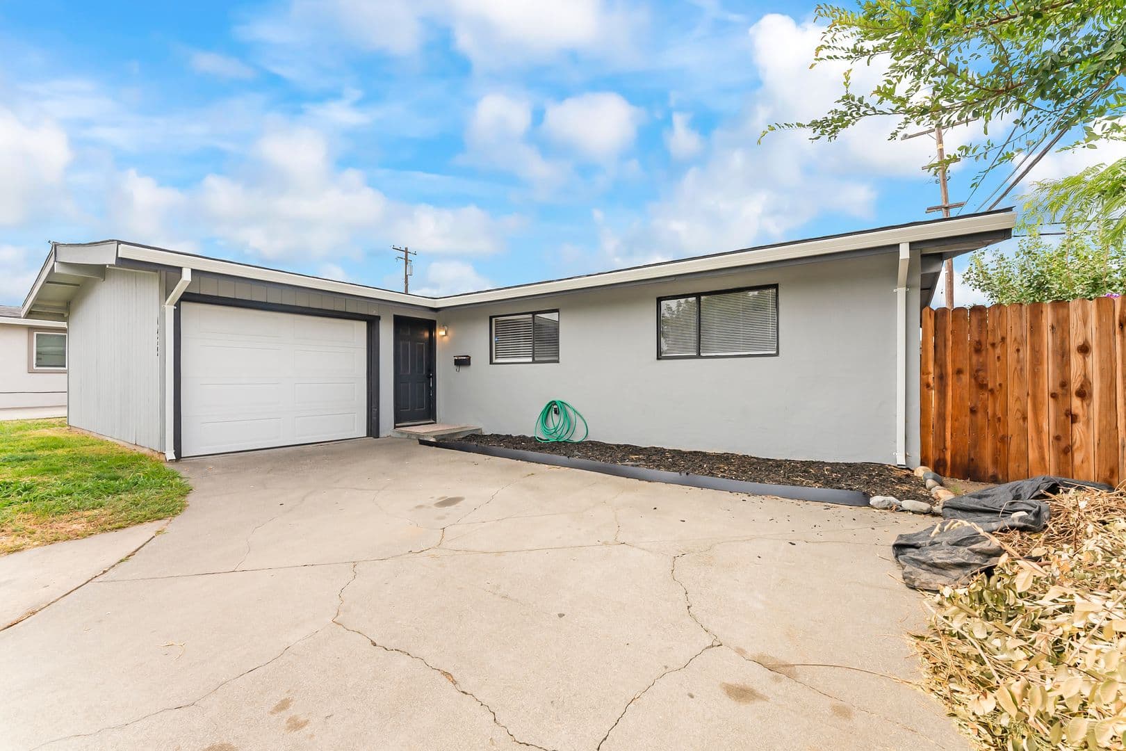 North Highlands House: 6429 Stoneman Dr