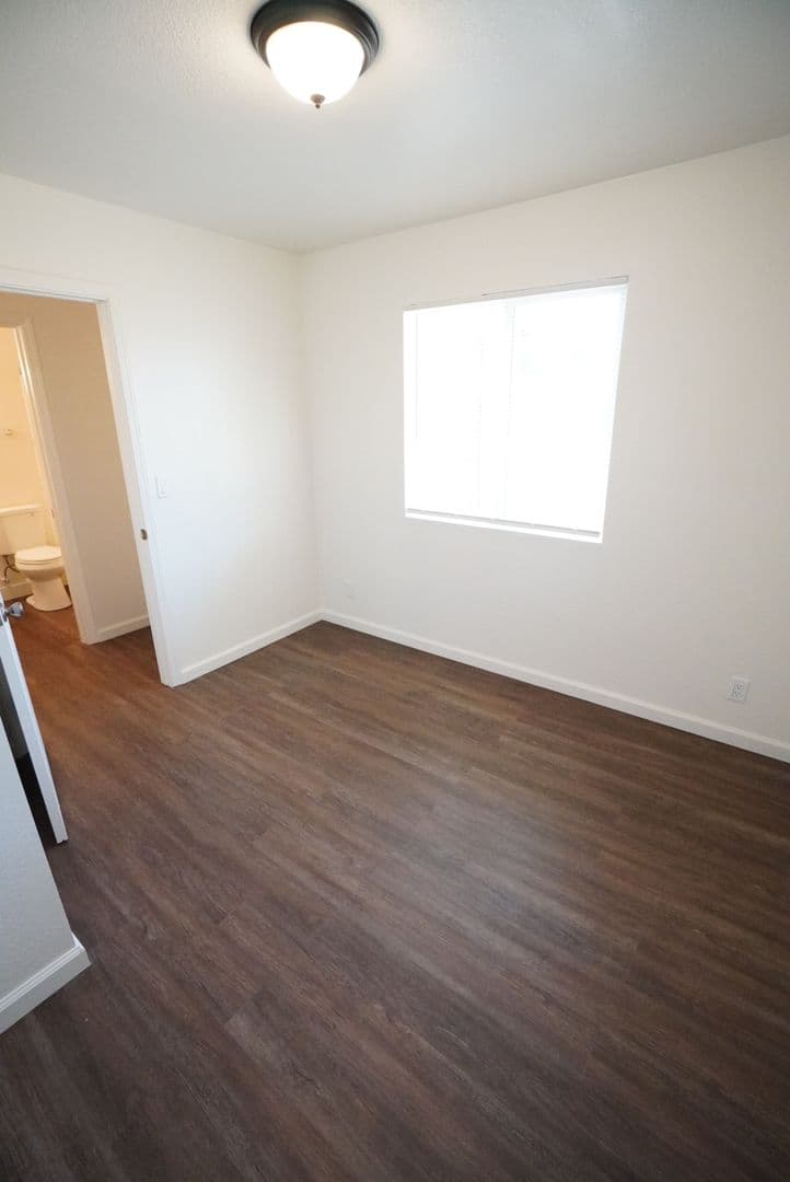 Sacramento Apartment: 1216 South Ave