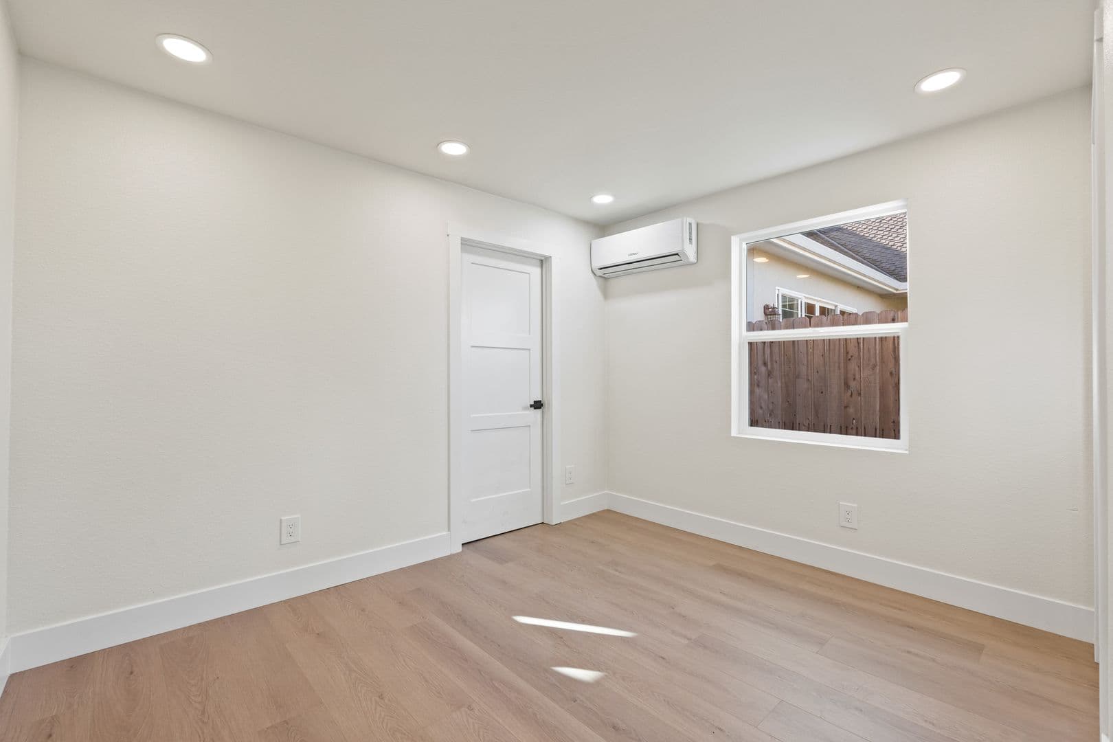 Sacramento Apartment: 3109 29th Ave