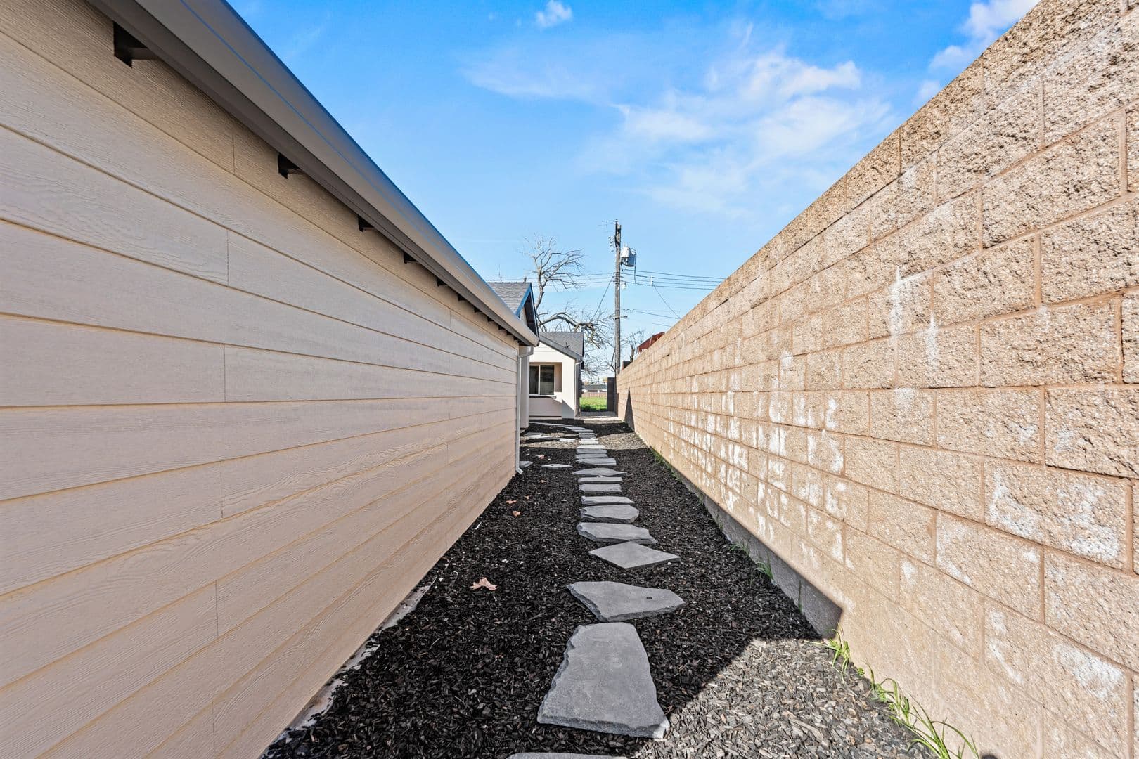 Sacramento Apartment: 3109 29th Ave