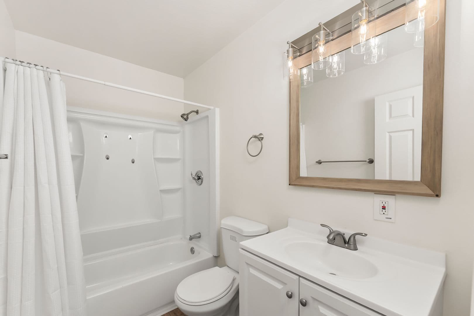 North Highlands House: 4184 Cornelia Way