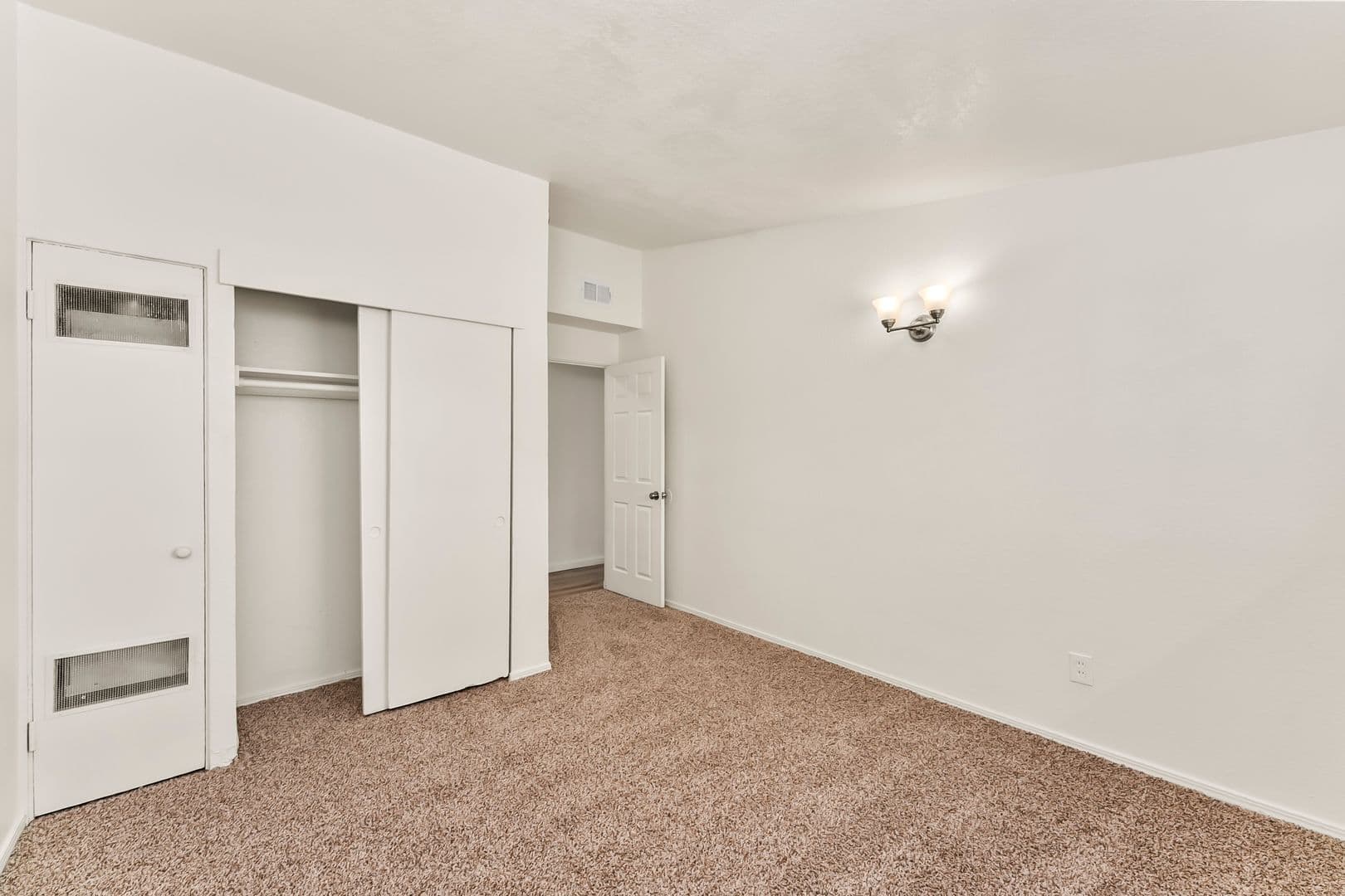 North Highlands House: 6429 Stoneman Dr