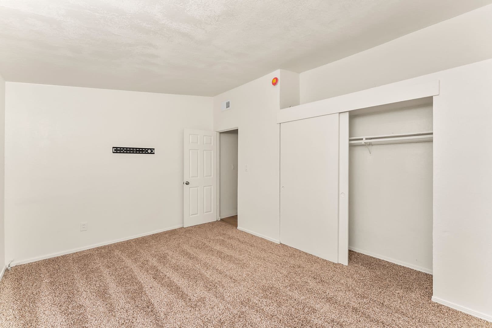 North Highlands House: 6429 Stoneman Dr