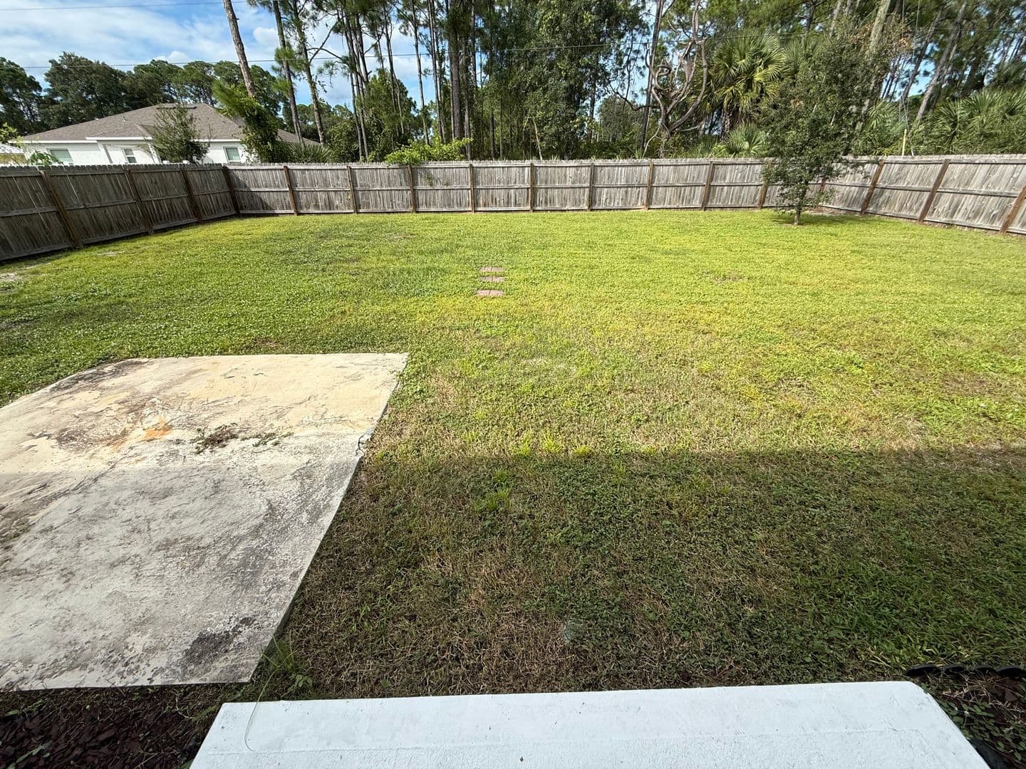 Palm Bay House: 141 Ensenada St SE