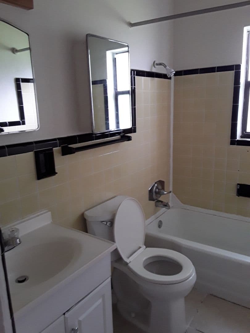 West Melbourne House: 120 Laurel Oak St.