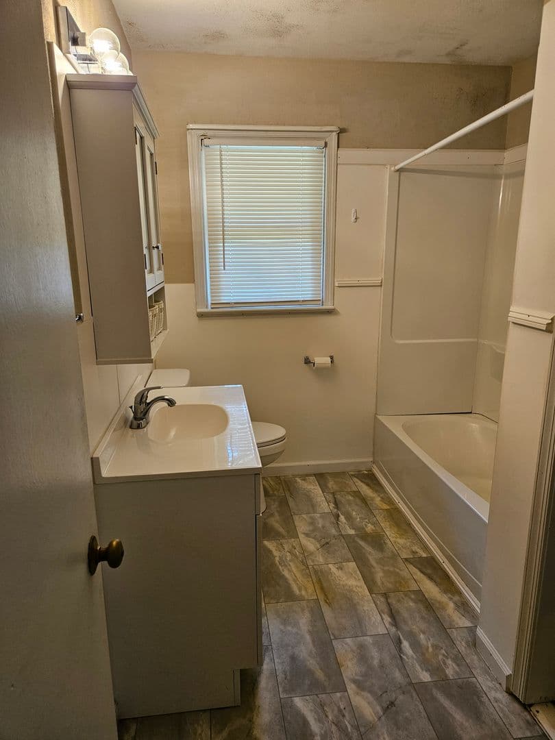 Sandston House: 2477 Meadow Road