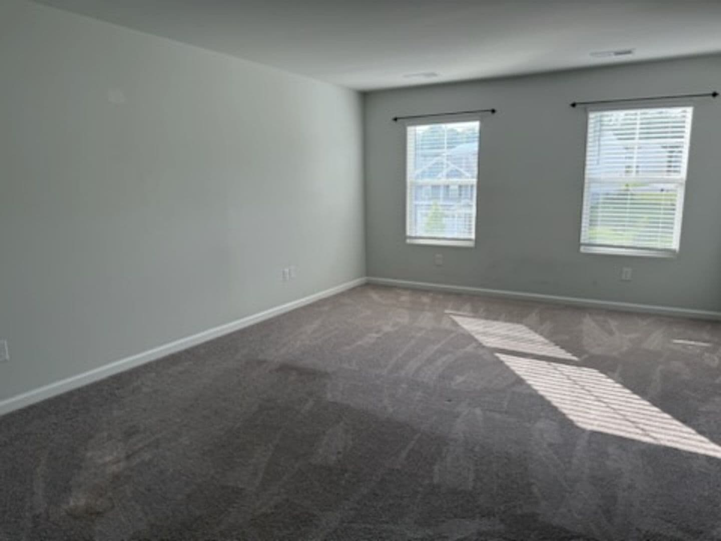 New Kent House: 7980 Uplands Dr
