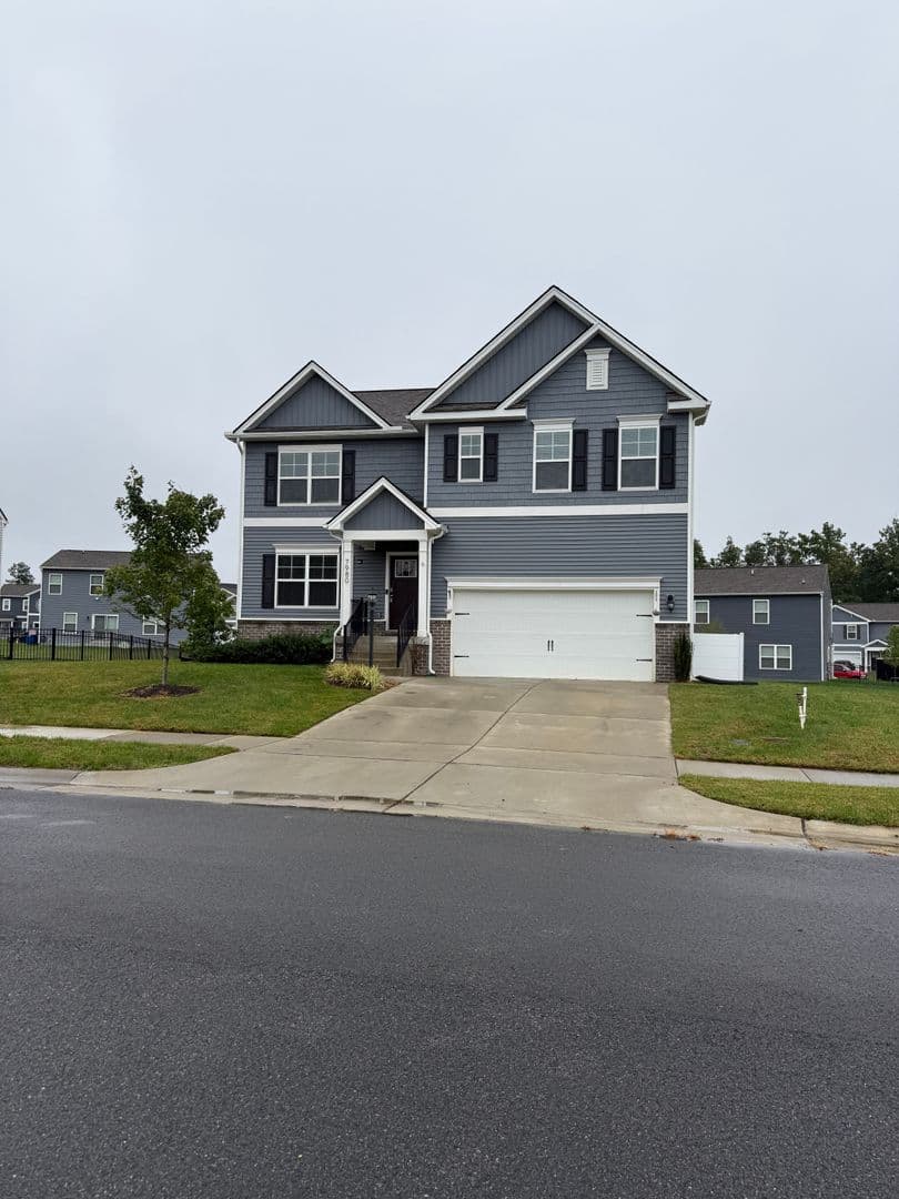 New Kent House: 7980 Uplands Dr