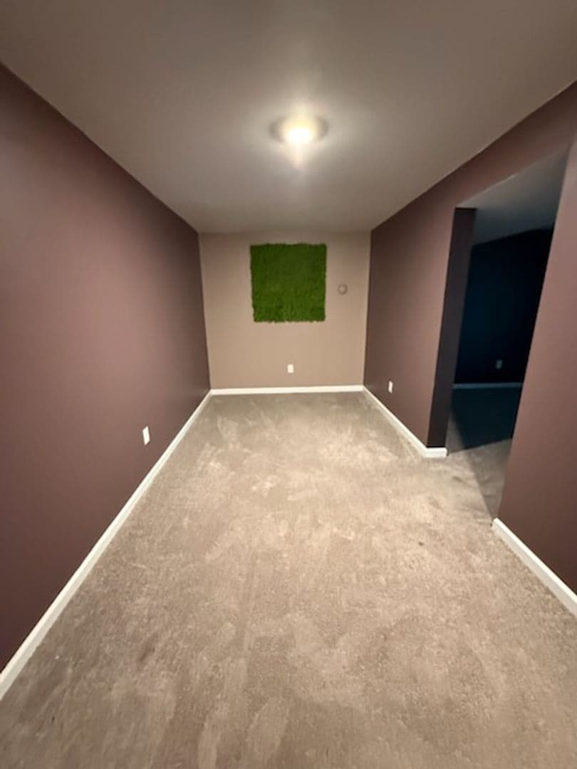 New Kent House: 7980 Uplands Dr