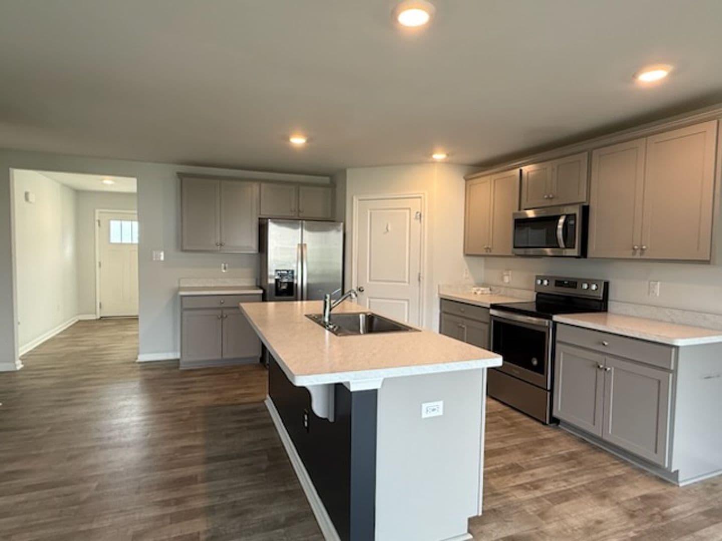 New Kent House: 7980 Uplands Dr