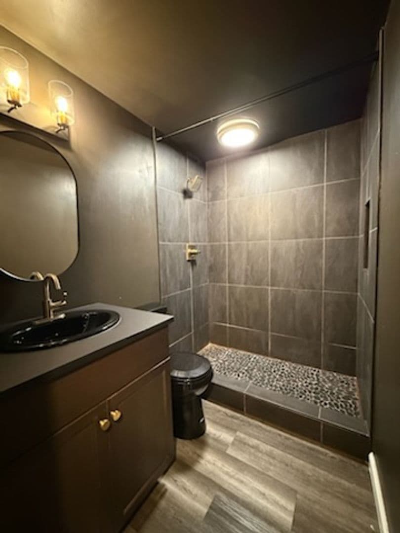 New Kent House: 7980 Uplands Dr