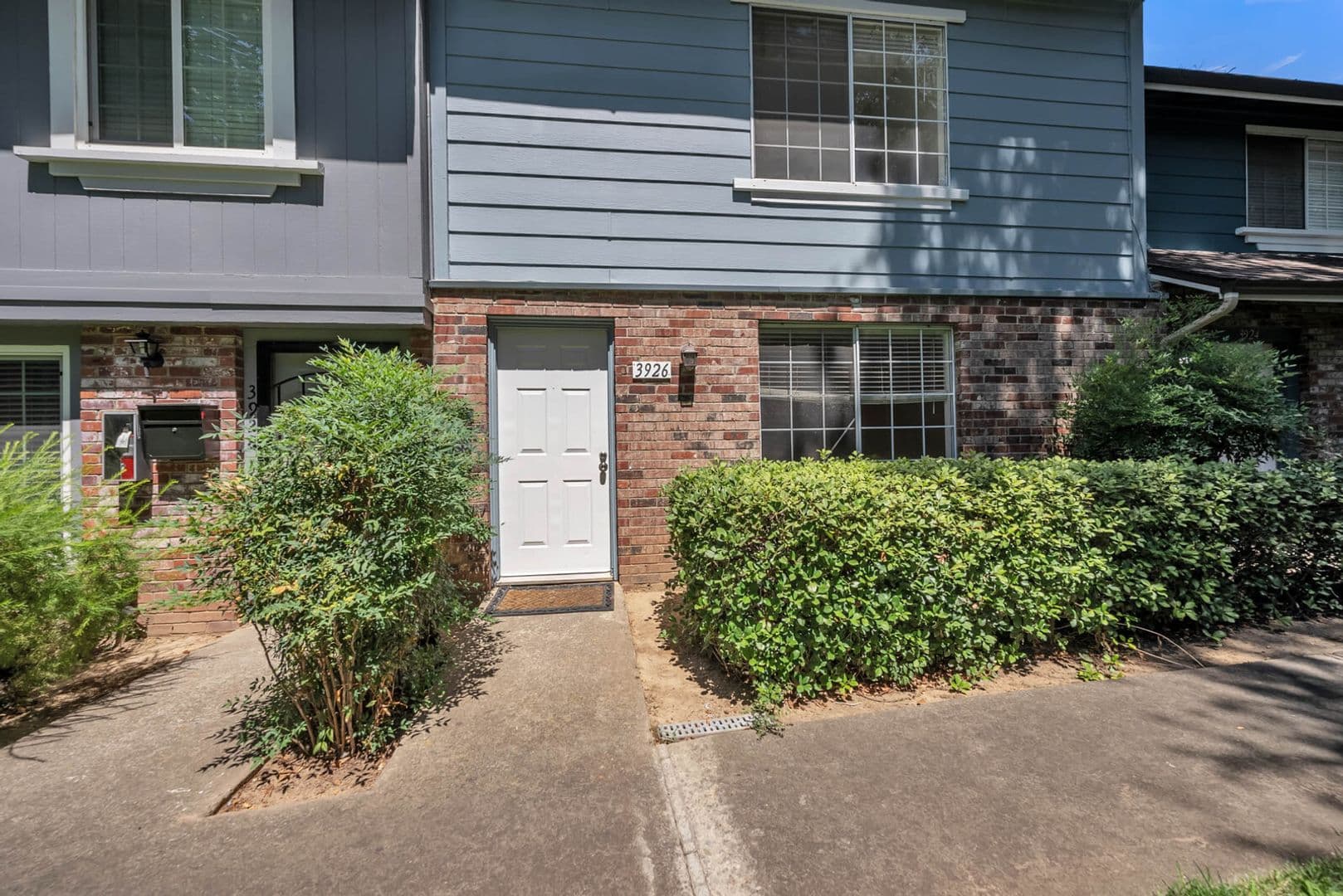 Carmichael House: 3926 Oak Villa Cir