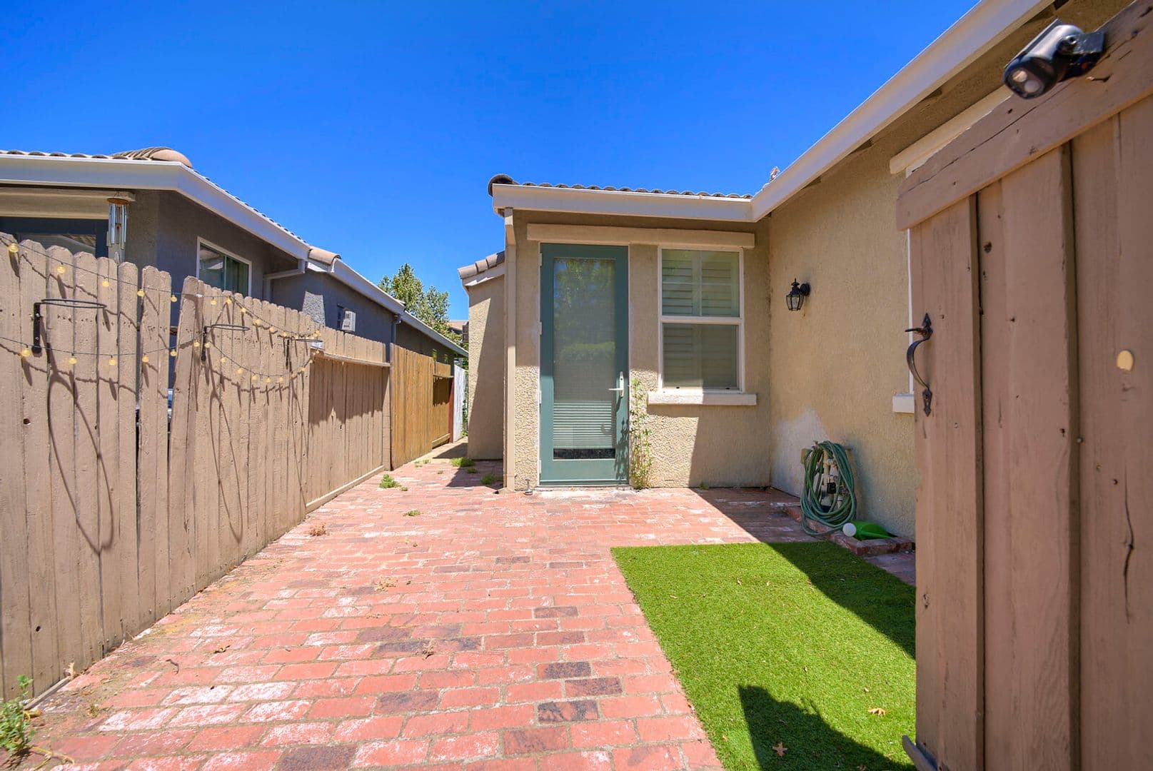 Sacramento House: 2736 San Juan Rd