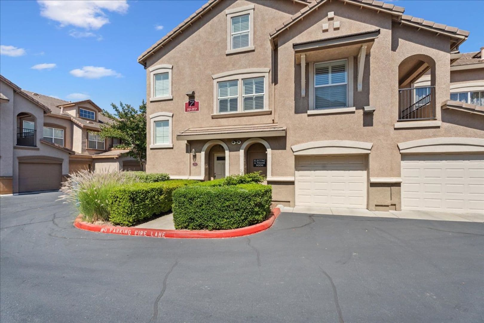 Sacramento House: 5350 Dunlay Dr #713