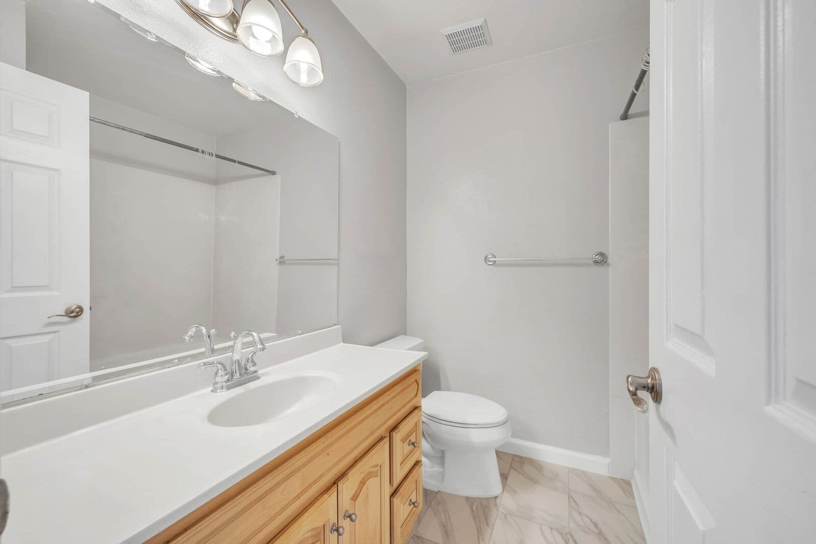 Carmichael House: 3926 Oak Villa Cir