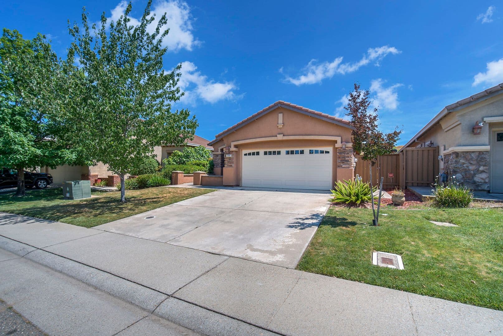 Folsom House: 2066 Horseshoe Glen Cir