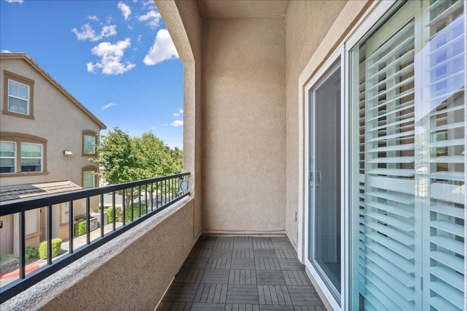 Sacramento House: 5350 Dunlay Dr #713