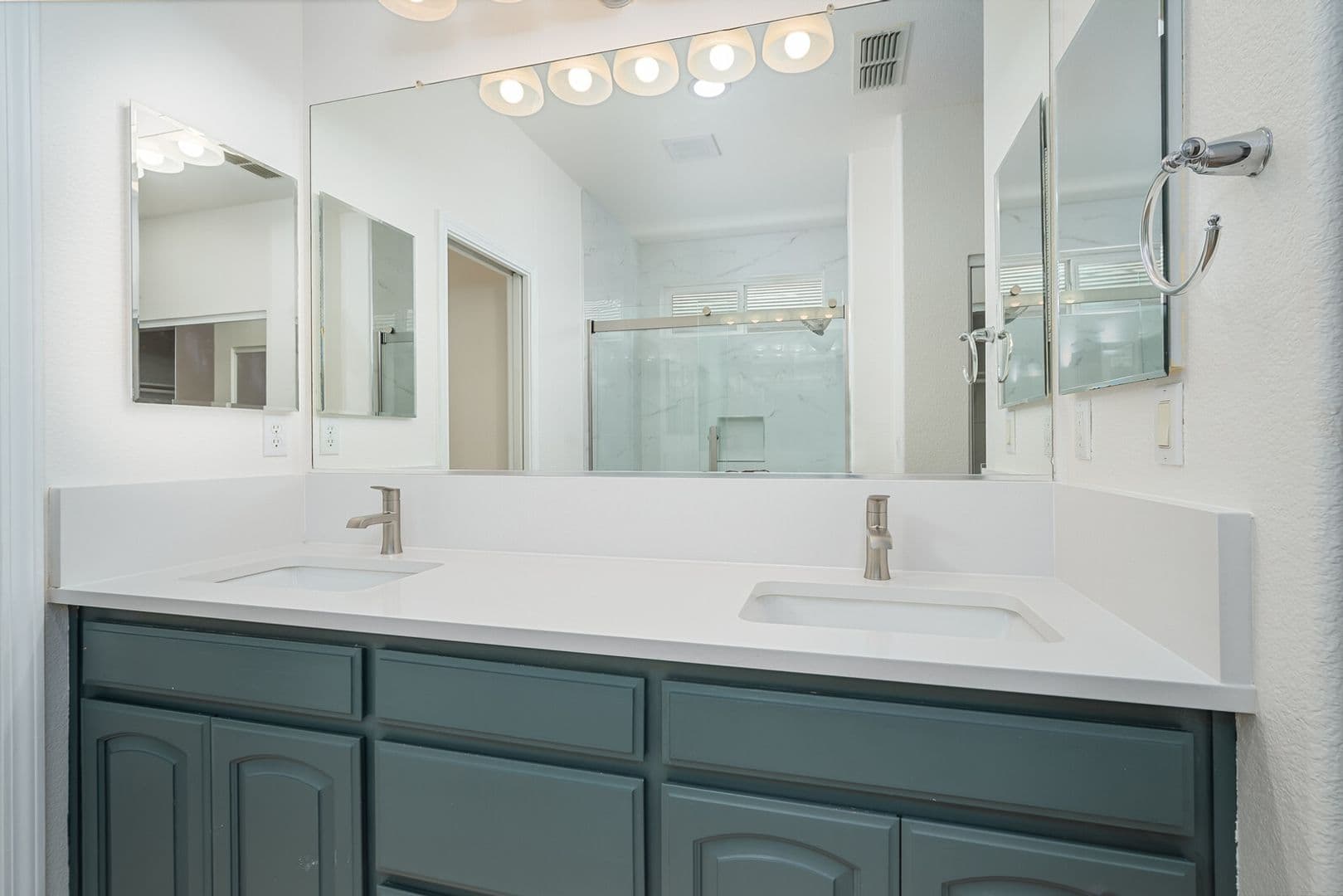 Folsom House: 2066 Horseshoe Glen Cir