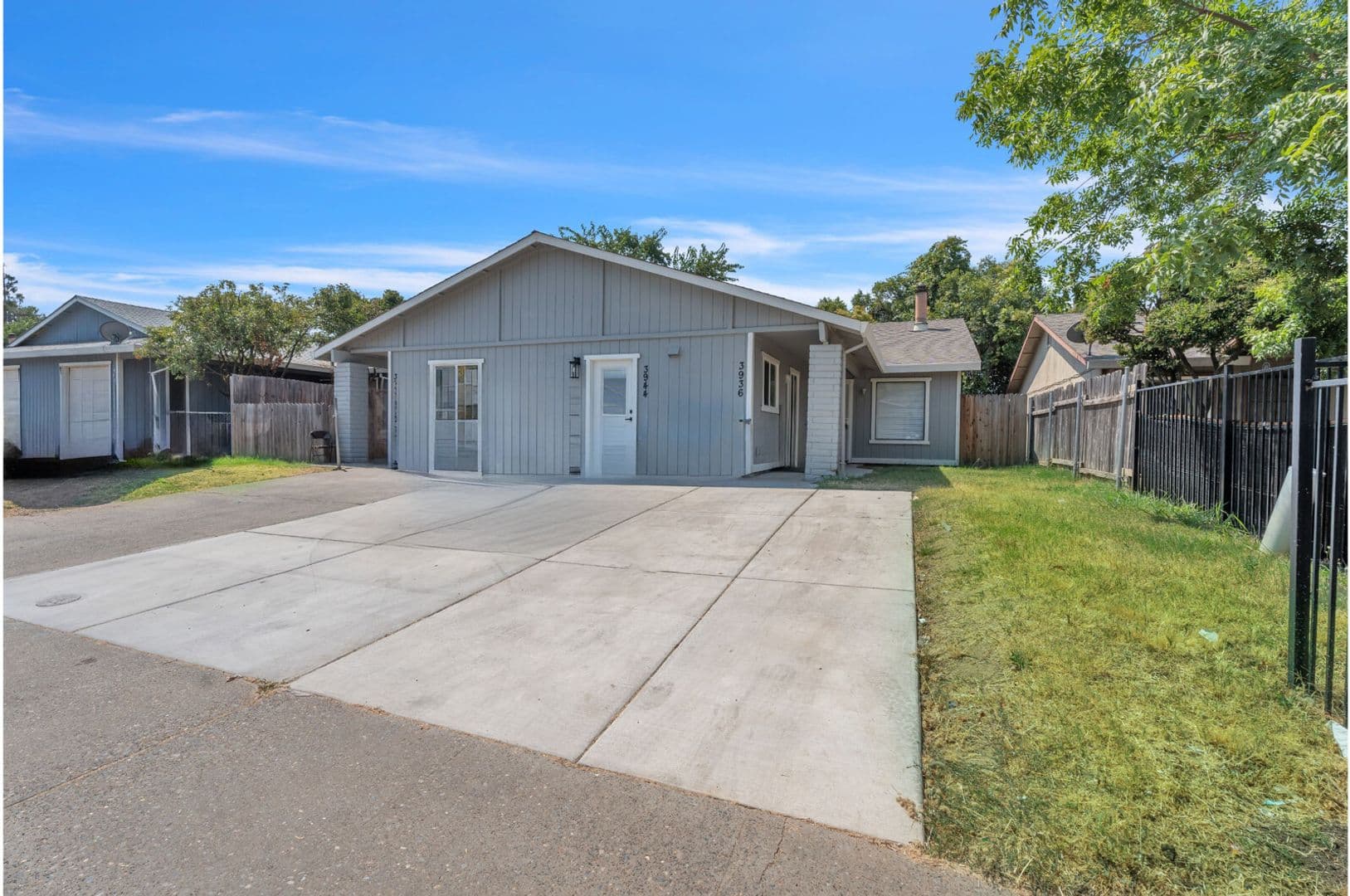 North Highlands Apartment: 3936 - 3944 Renick Way