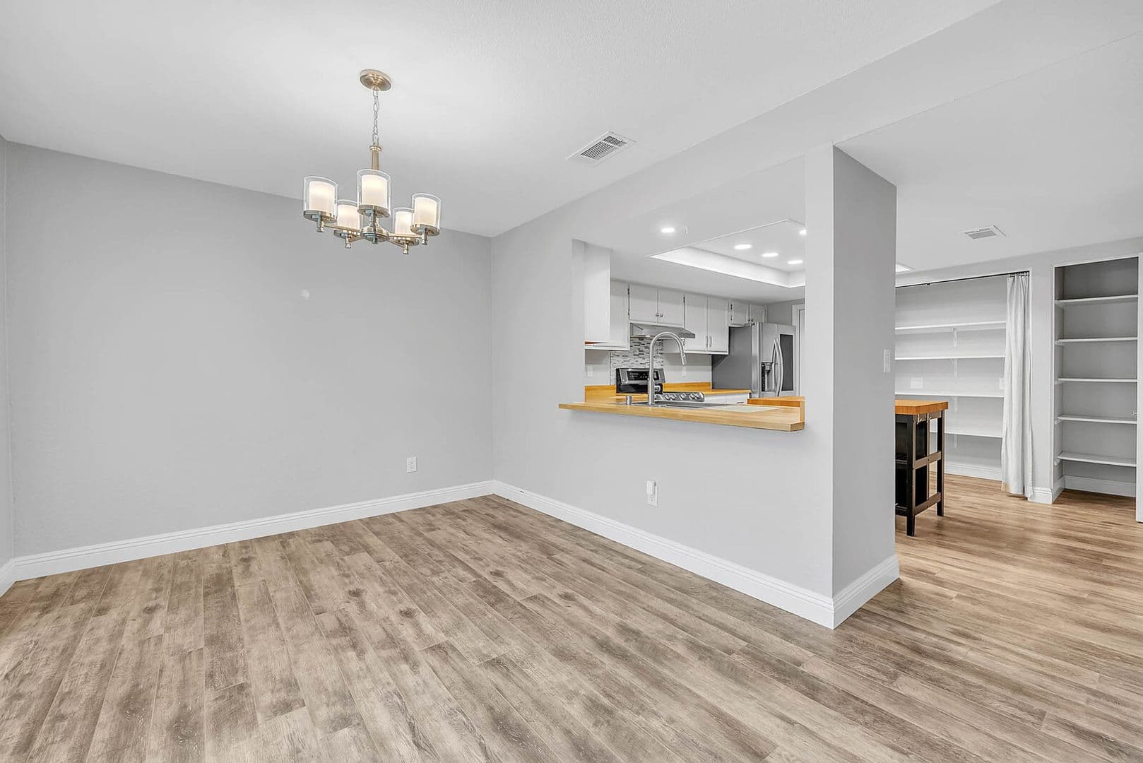 West Sacramento House: 2567 Higgins Rd