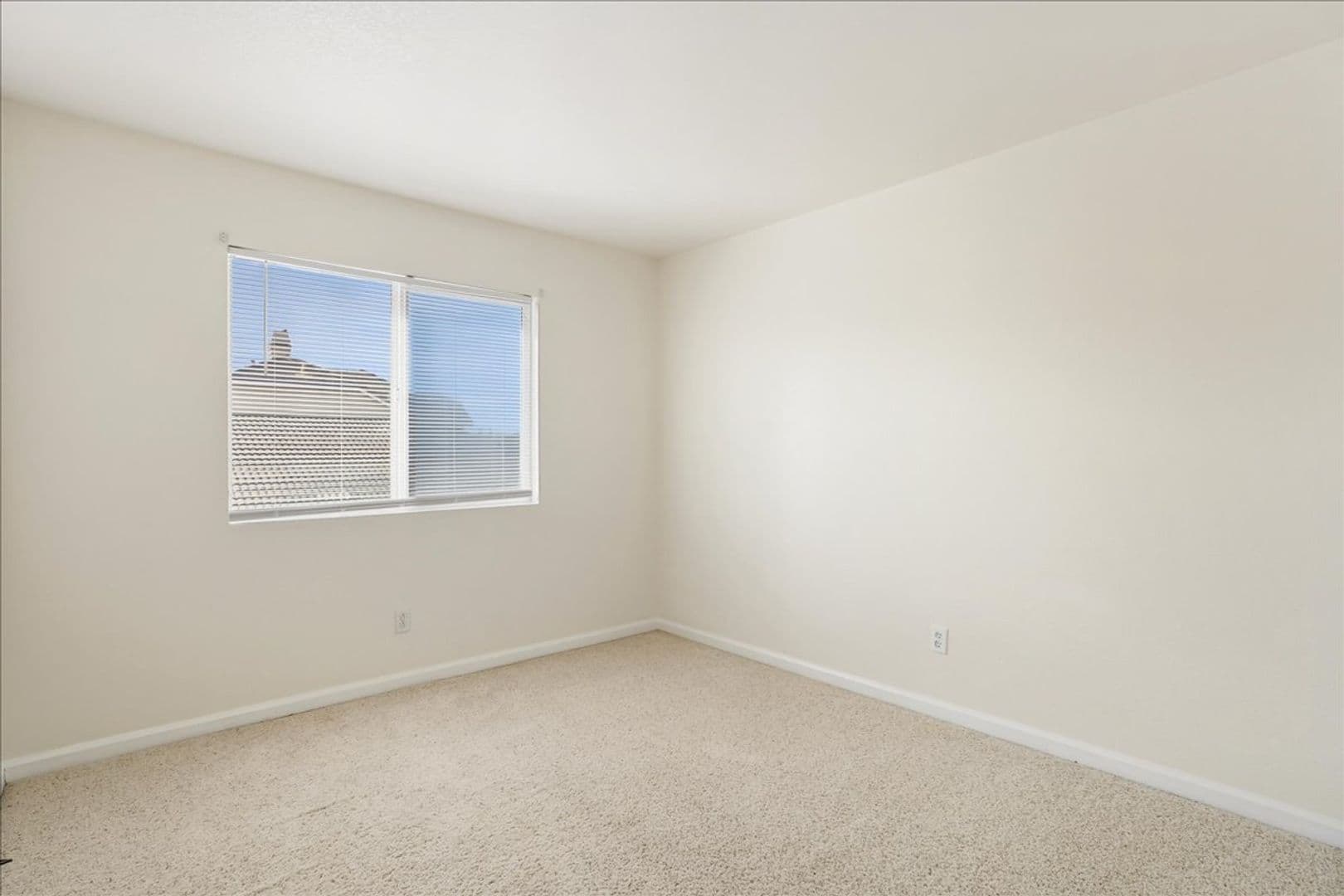Elk Grove House: 9074 Piazza Ct