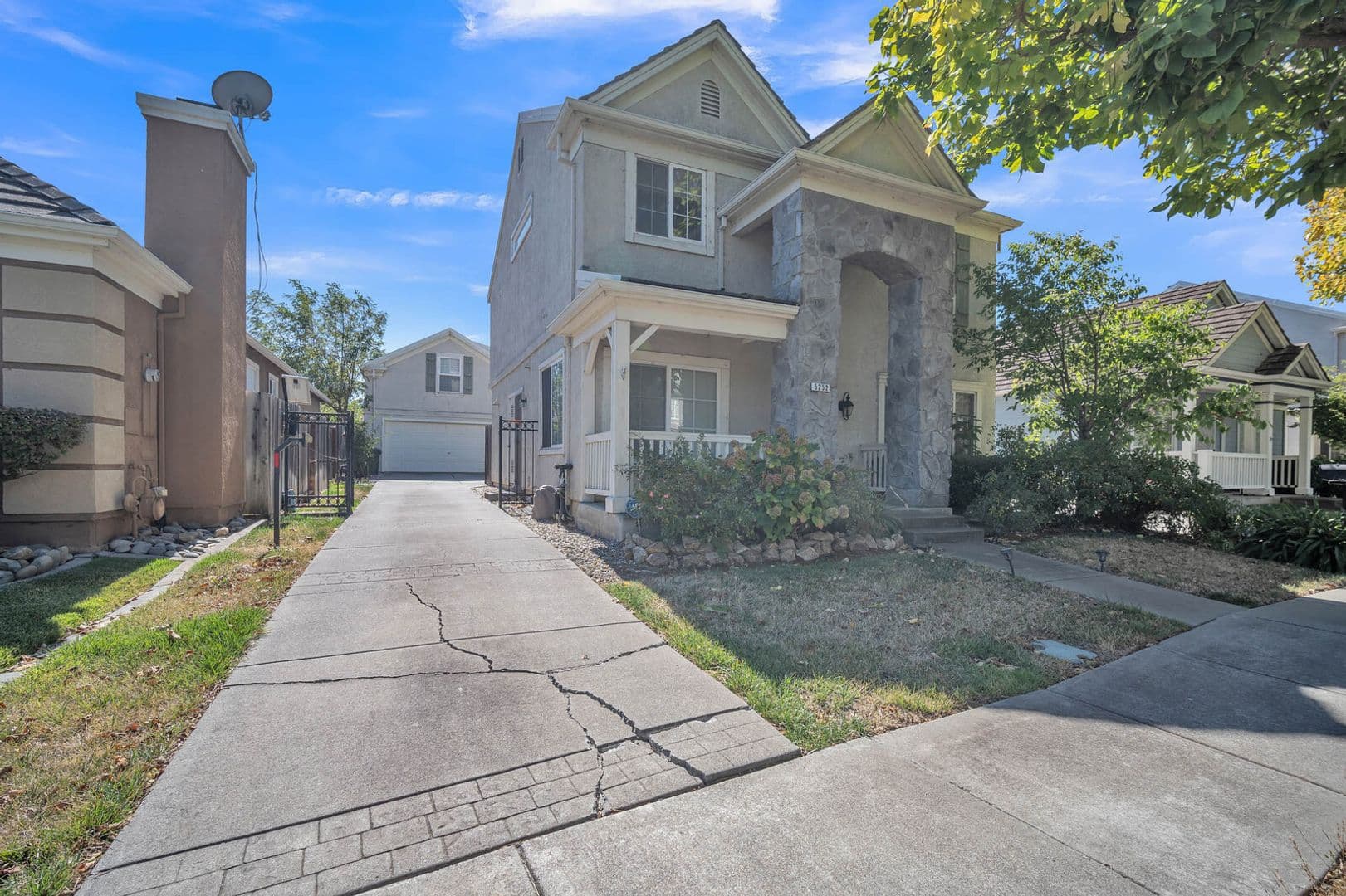 Fairfield Multiplex: 5252 Trophy Dr