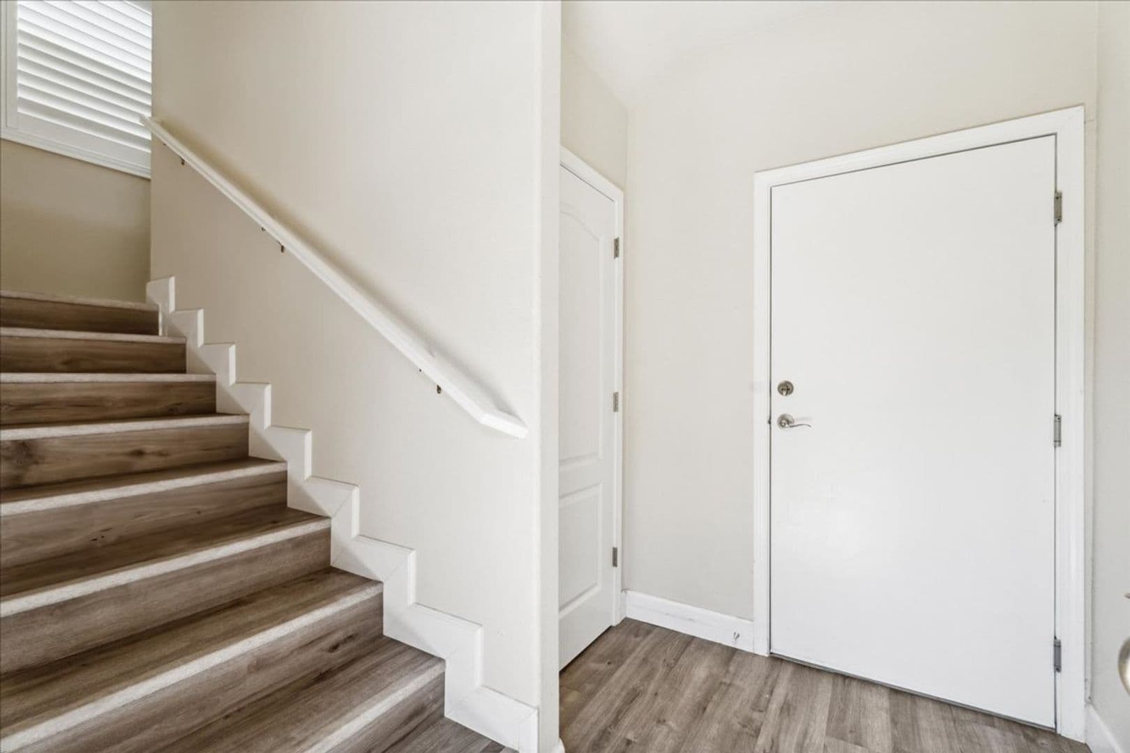 Sacramento House: 5350 Dunlay Dr #713