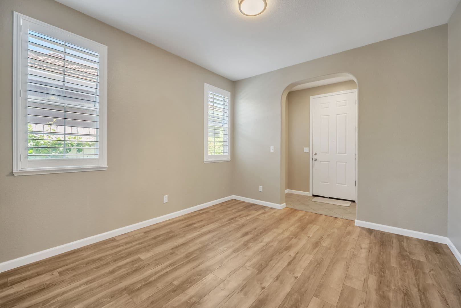 Sacramento House: 2736 San Juan Rd