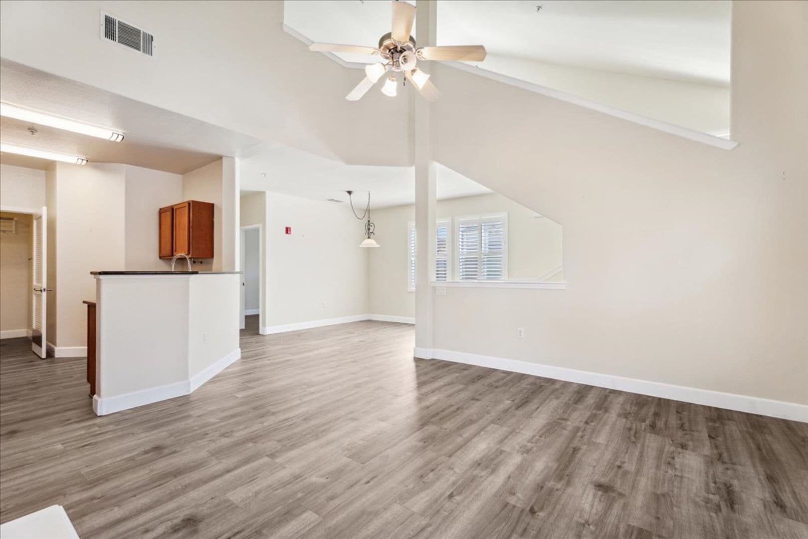 Sacramento House: 5350 Dunlay Dr #713