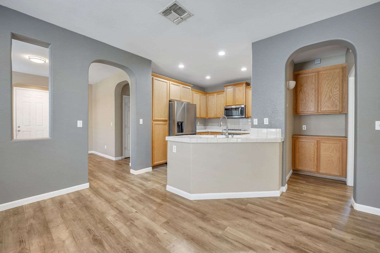 Sacramento House: 2736 San Juan Rd