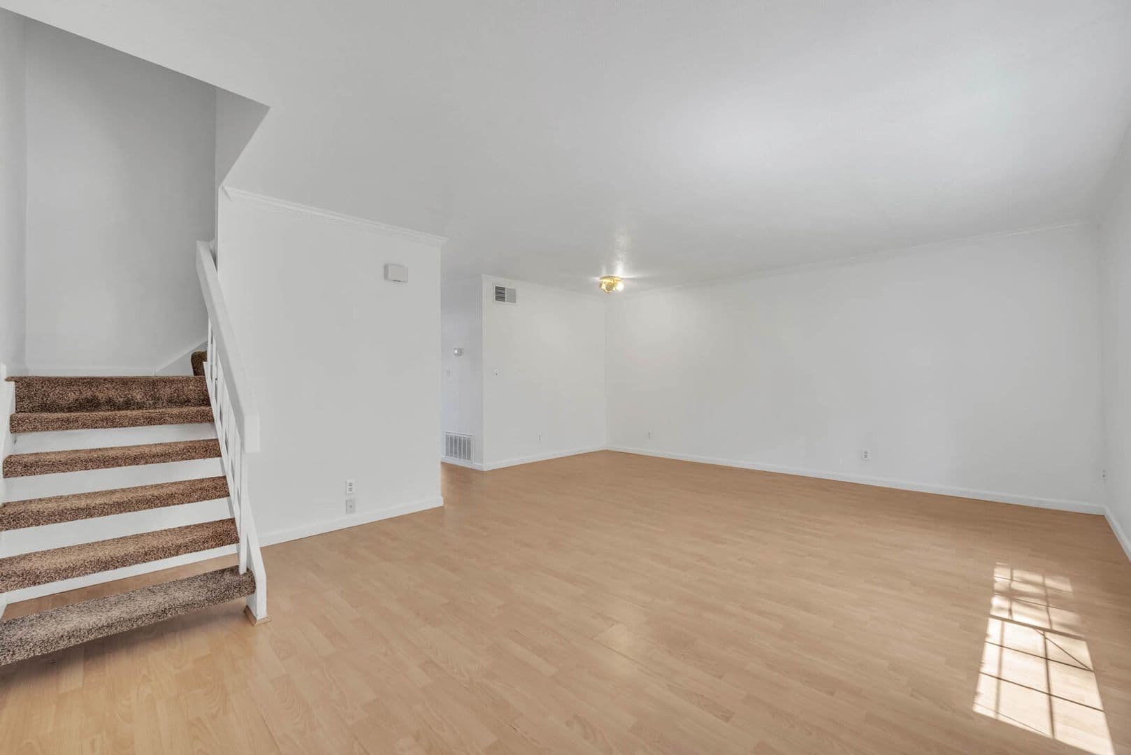 Carmichael House: 3926 Oak Villa Cir