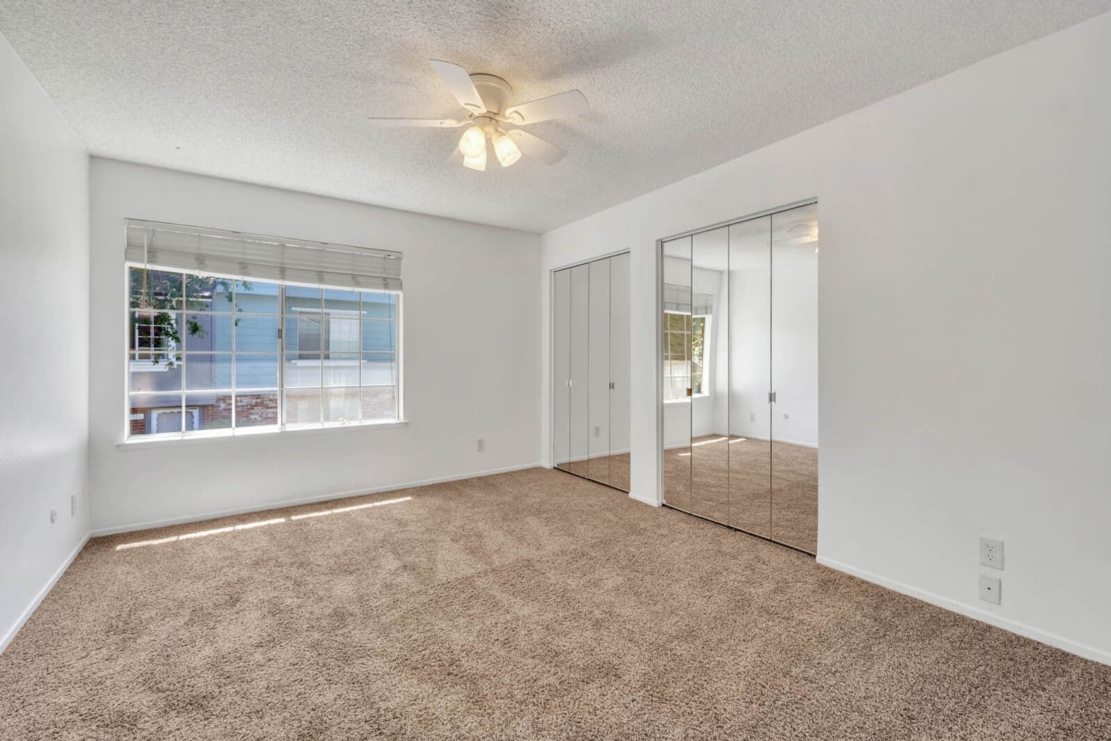 Carmichael House: 3926 Oak Villa Cir