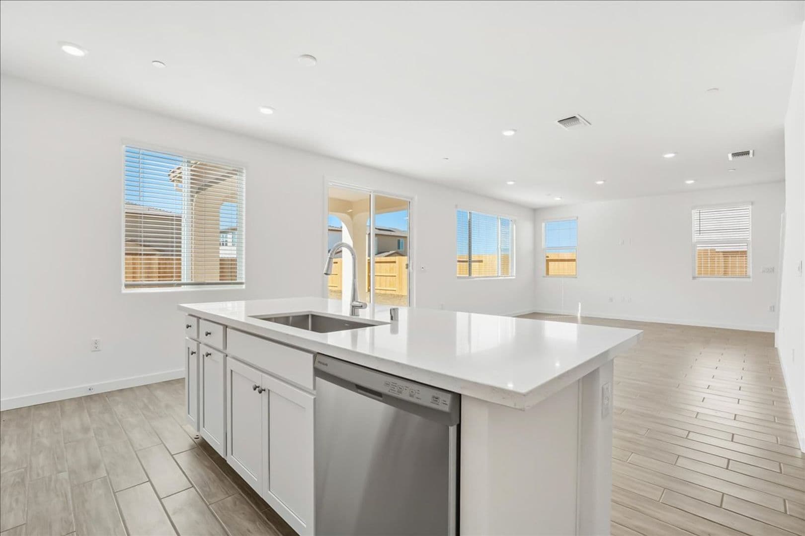 Plumas Lake House: 1052 Lost Creek Ranch Dr