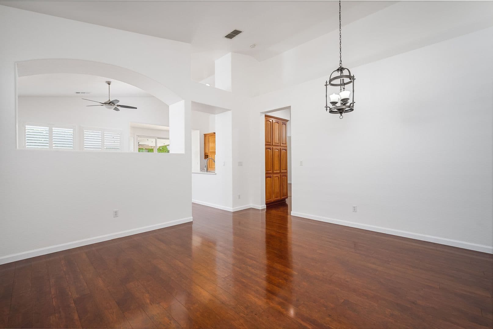 Folsom House: 2066 Horseshoe Glen Cir