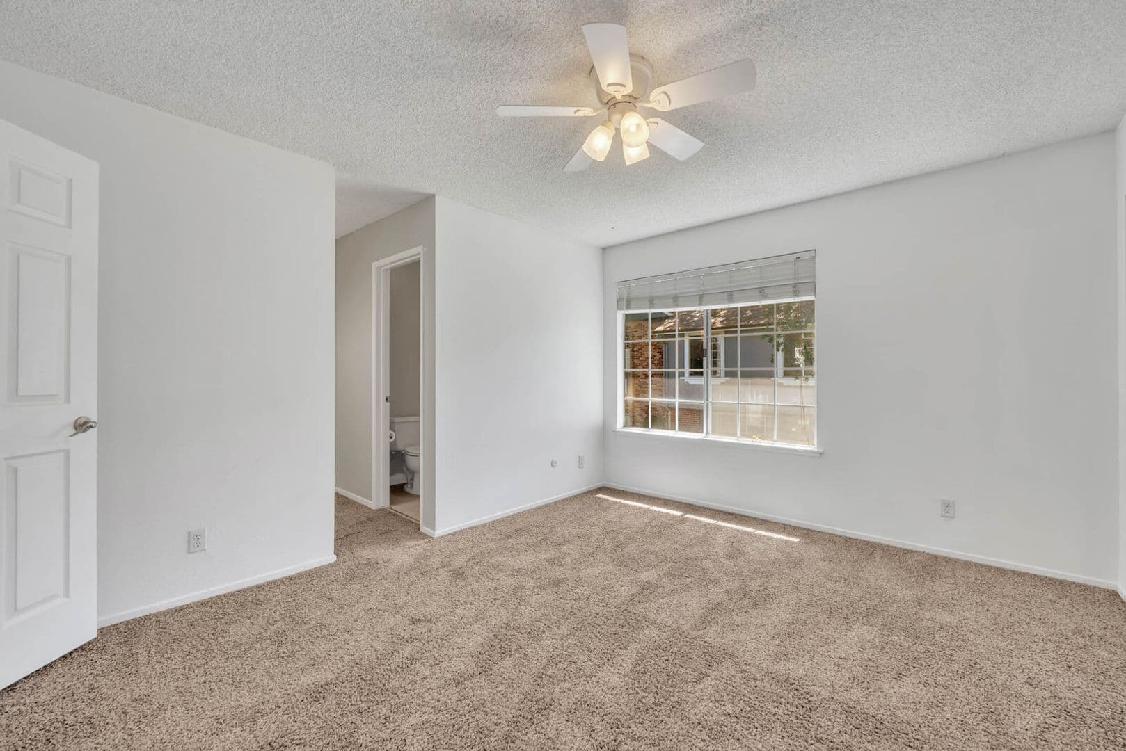 Carmichael House: 3926 Oak Villa Cir