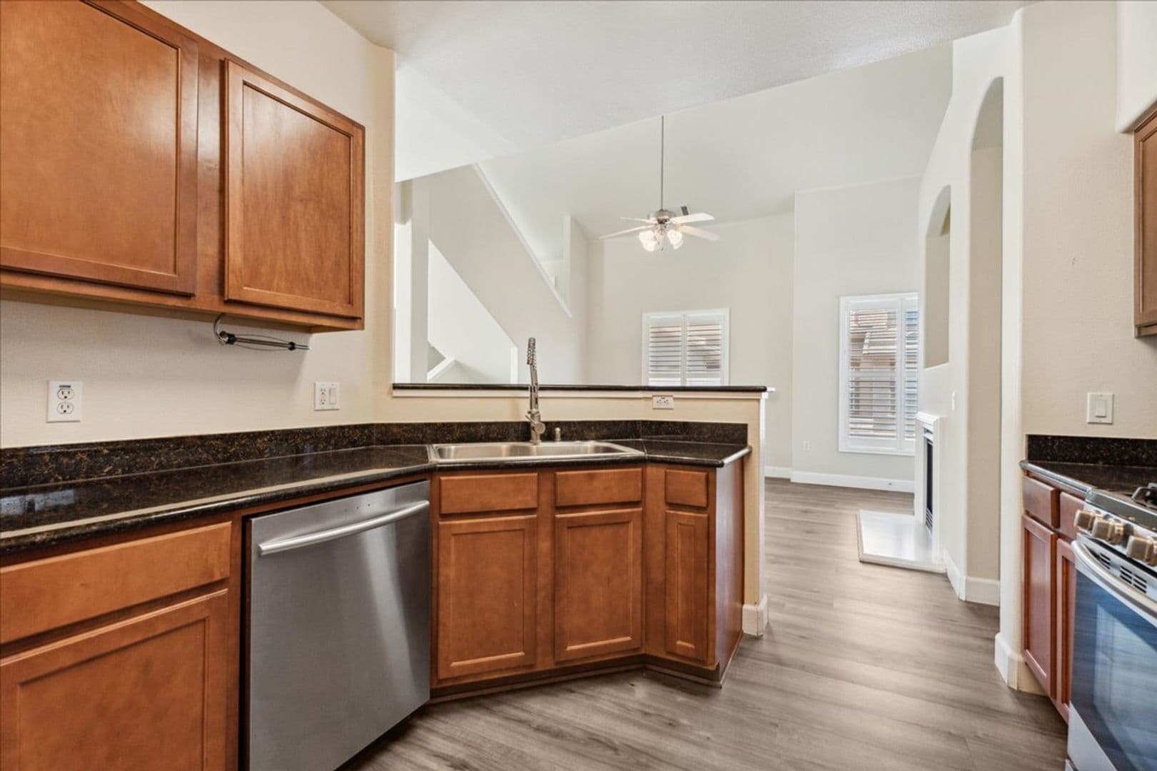 Sacramento House: 5350 Dunlay Dr #713