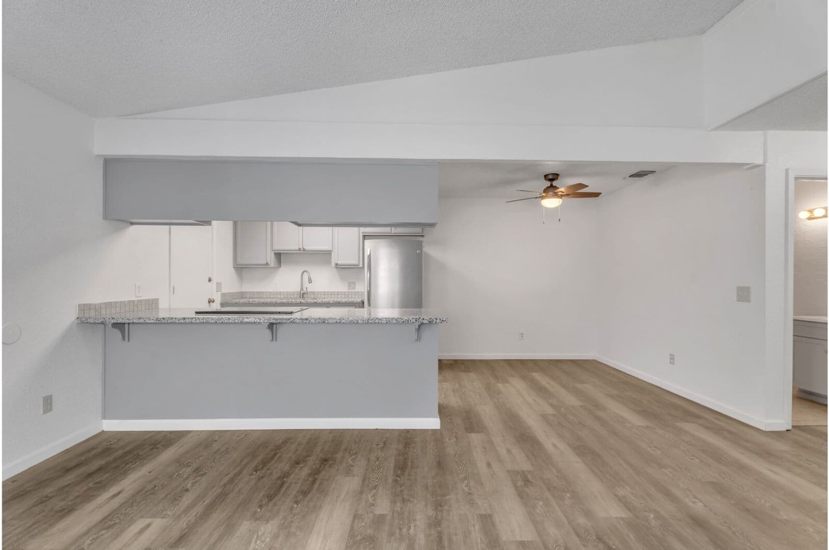 North Highlands Apartment: 3936 - 3944 Renick Way