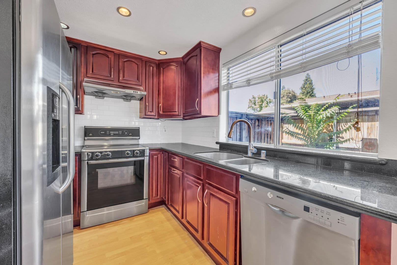 Carmichael House: 3926 Oak Villa Cir