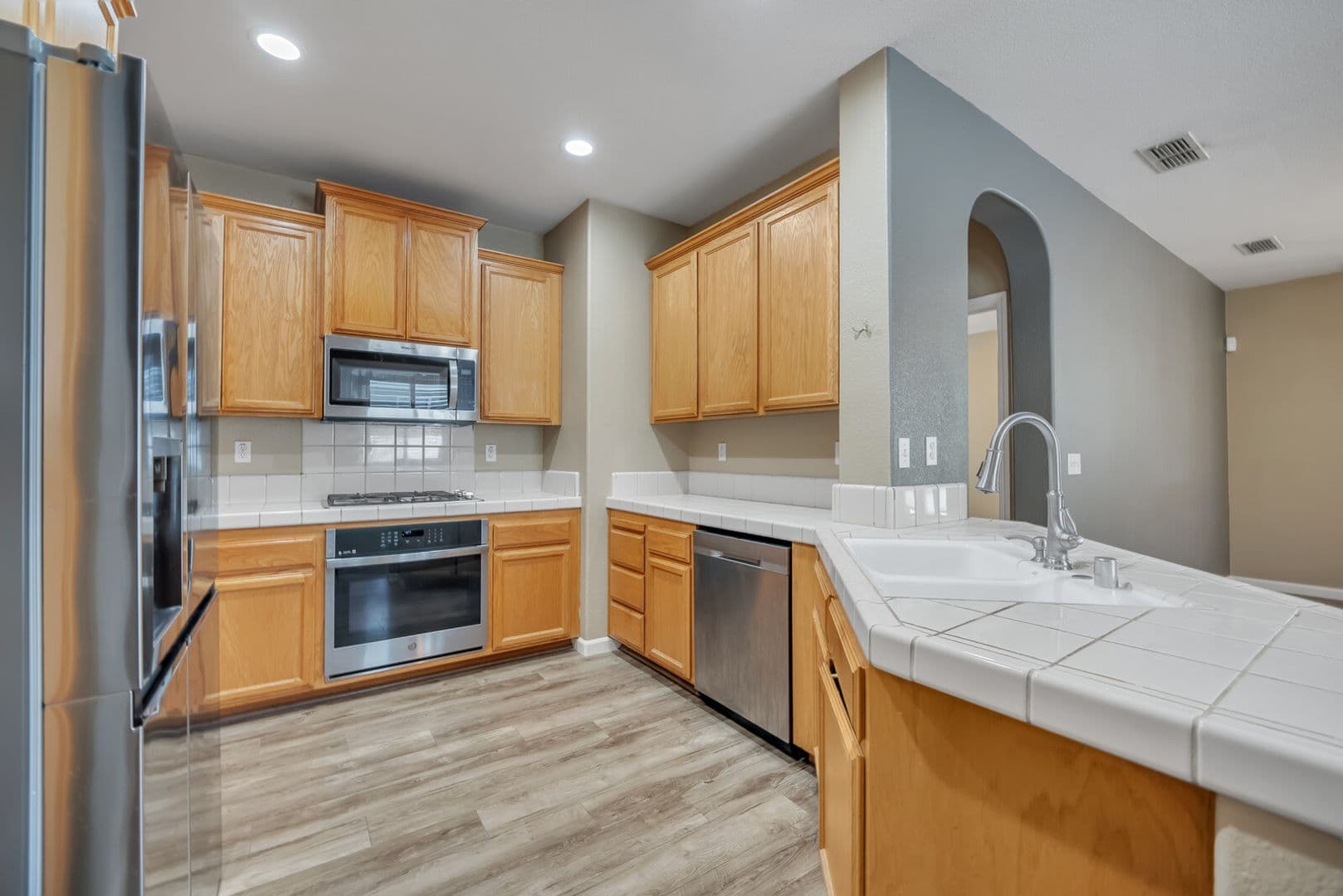 Sacramento House: 2736 San Juan Rd