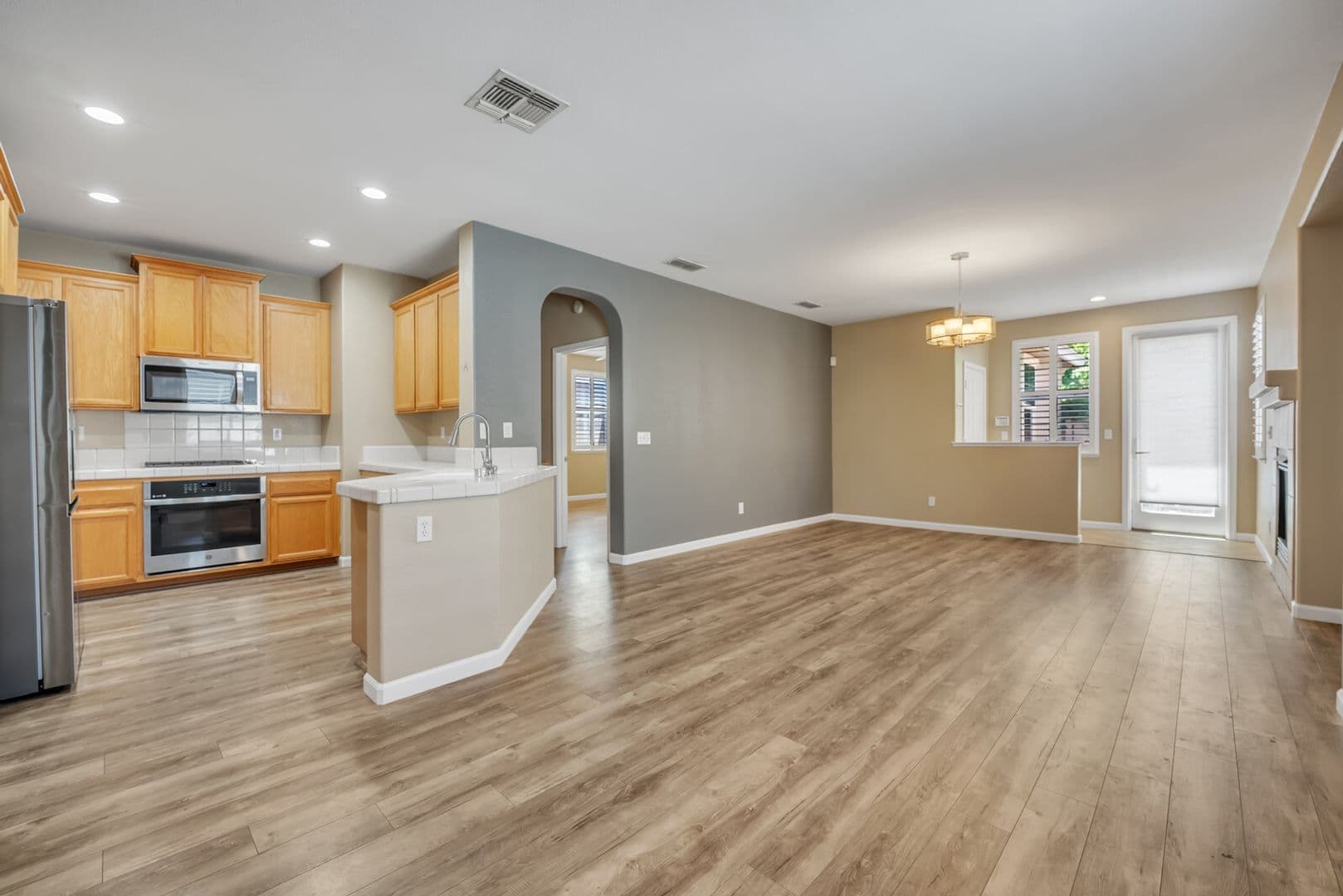 Sacramento House: 2736 San Juan Rd