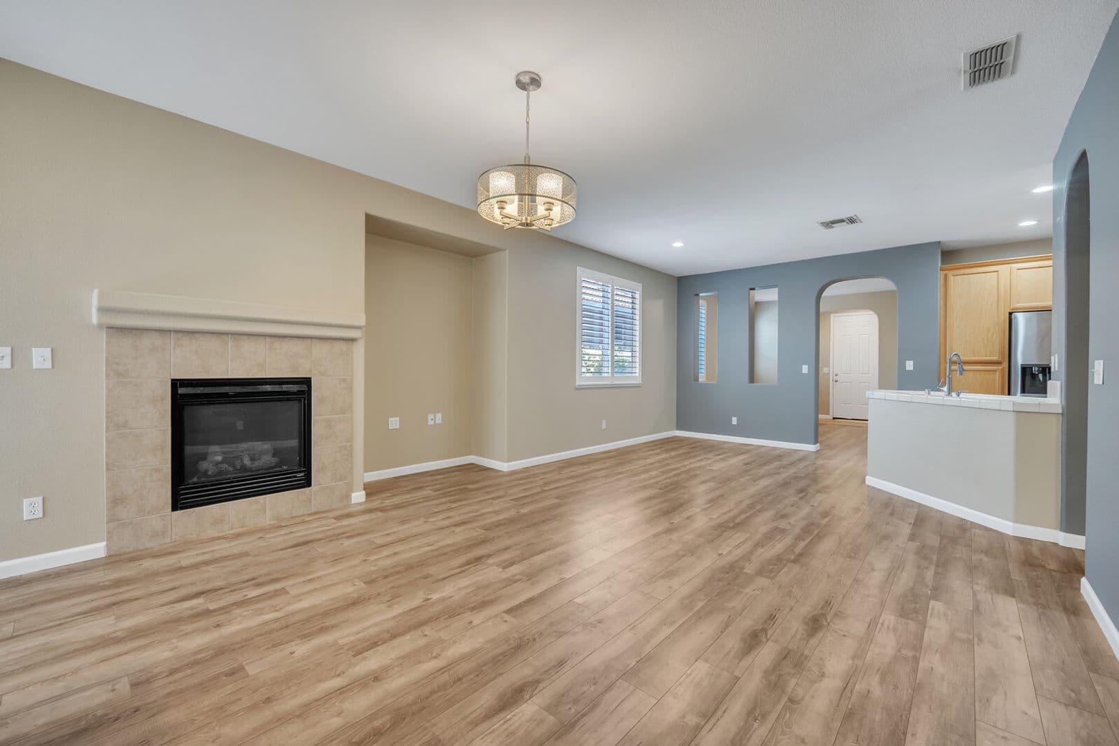 Sacramento House: 2736 San Juan Rd